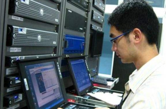 互聯(lián)網(wǎng)時(shí)代的金飯碗專業(yè) 軟件工程僅排第5，第1計(jì)算機(jī)軟硬件批發(fā)為何是王道？